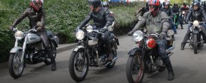 Setkání anglických motocyklů na Šlakhamru