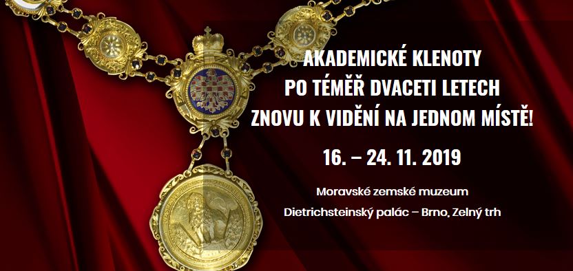 Výstava Insignie a archiválie brněnských universit v Brně