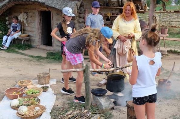 Naši jedli kaši - Vaření v raném středověku v Zeměráji u Milevska