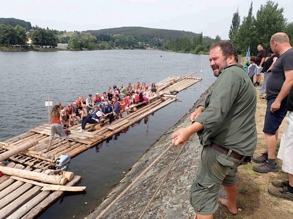 Plavby na Vltavském voru v Kamýku nad Vltavou