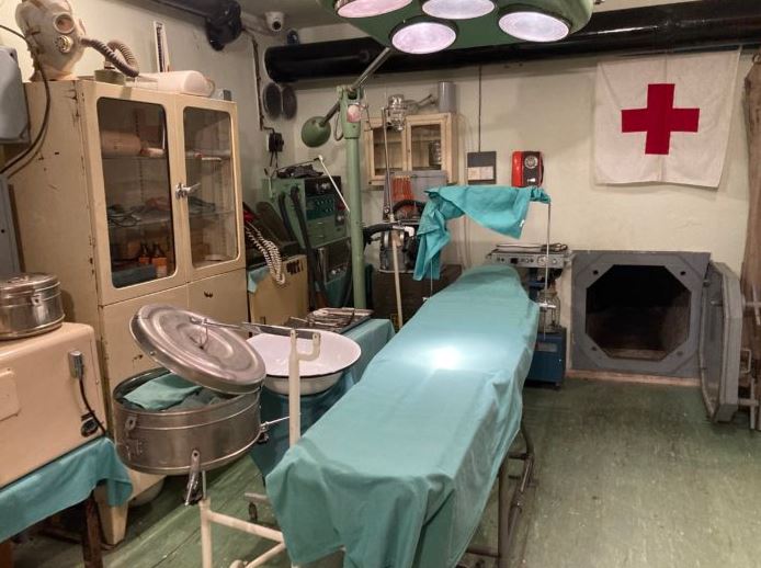 Návštěva protiatomového krytu v hotelu Jalta v Praze